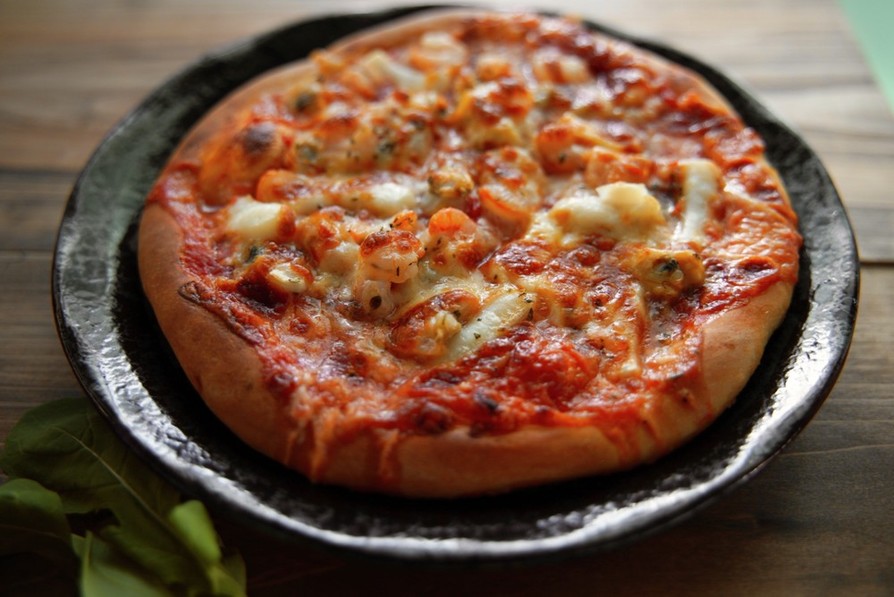 【お家で簡単】コスパ最強シーフードピザの画像