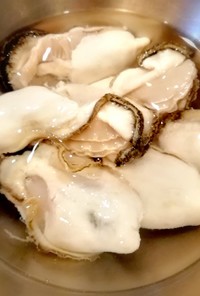 旬の生牡蠣を定番調味料でツルッと美味しく