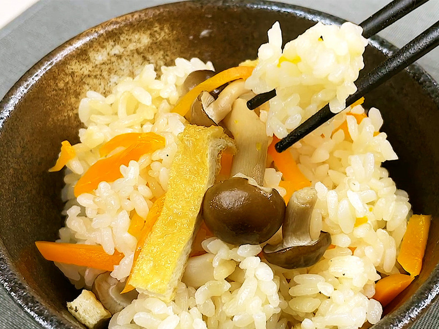 味付けはめんつゆだけ！炊き込みご飯 by ＠iinodashi 【クックパッド】 簡単おいしいみんなのレシピが390万品