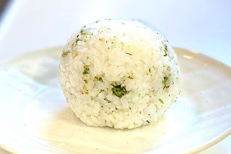 青のりとごま油のおにぎり レシピ 作り方 By かっちゃん杉 クックパッド 簡単おいしいみんなのレシピが375万品