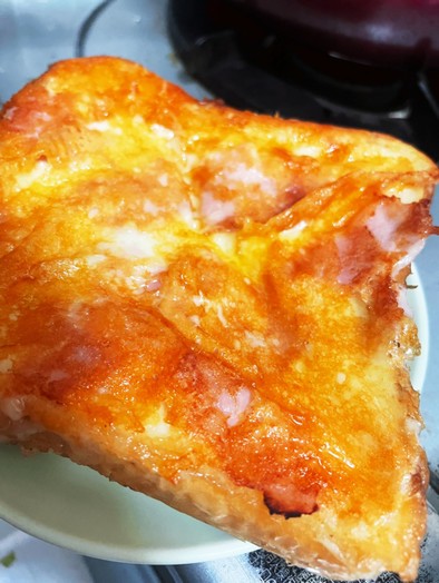 濃厚カリカリ、フライパンでチーズトーストの写真