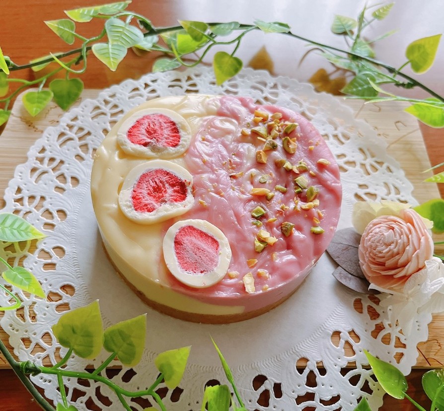 バレンタイン♡苺＆ホワイトチョコのタルトの画像
