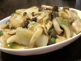 変わりネタ!鶏胸肉と大根の炒め物♪