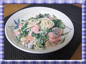 サーモンとほうれん草のクリームパスタ☆