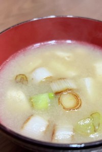 かみなり豆腐と焼きネギの味噌汁