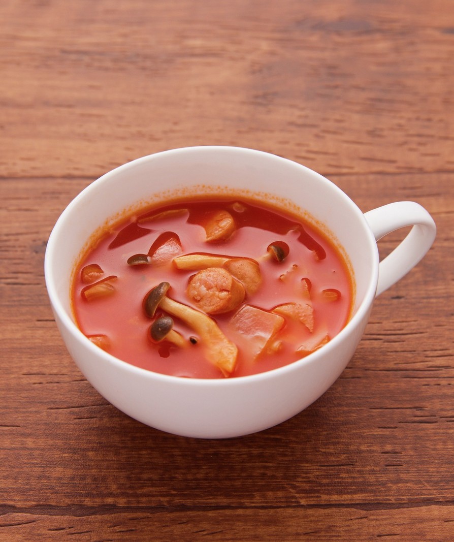 野菜とウィンナーのスープの画像