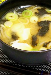 焼きのりと豆腐と長ねぎ の お味噌汁