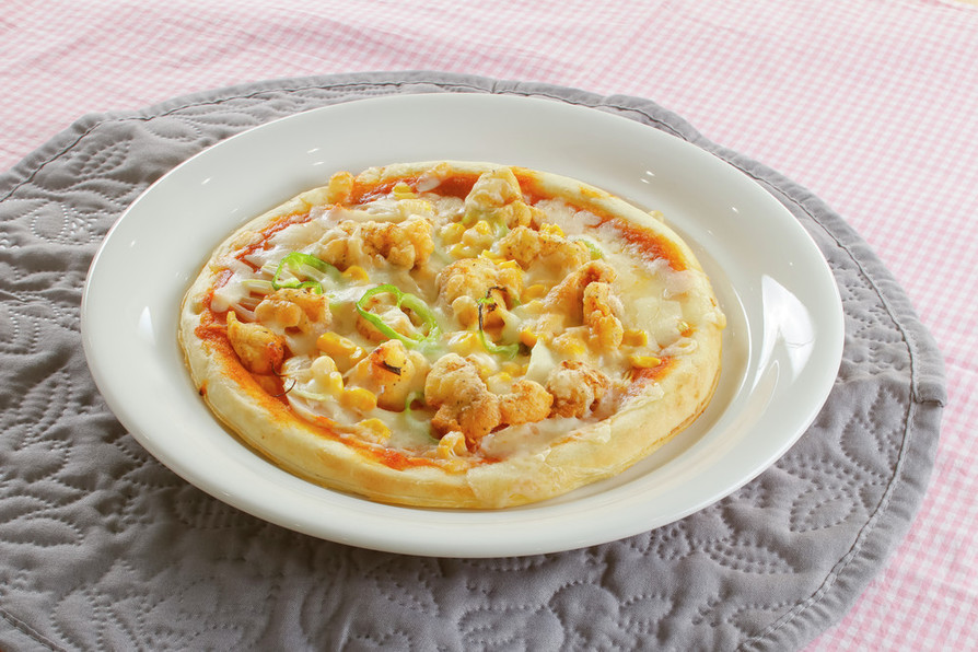 かりかり食感のあん肝トマトソースピザの画像