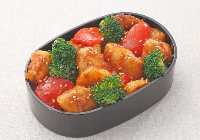 彩り野菜と鶏肉のヤンニョム風の画像