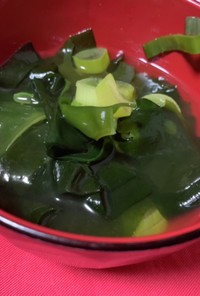 わかめと長ネギのシンプル韓国風スープ