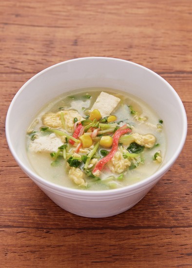 豆苗と豆腐の彩り中華スープの写真