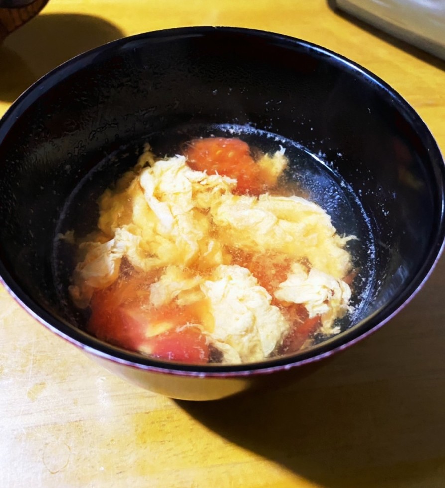 トマトと卵のすまし汁の画像