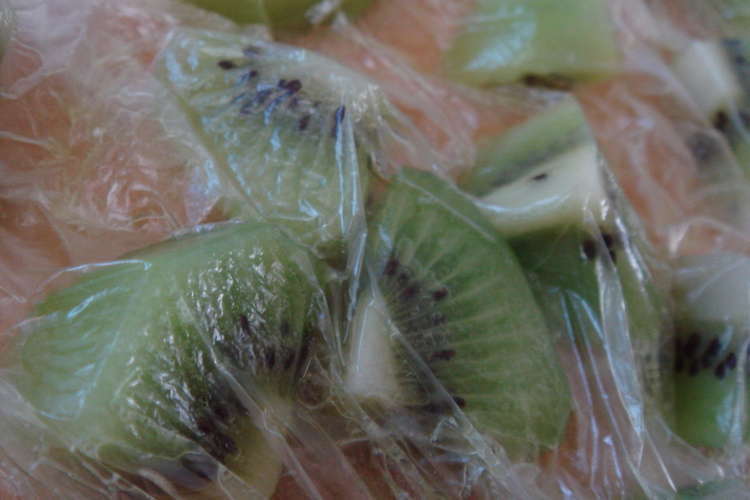 キウイ マンゴーの冷凍保存 宇宙食風 レシピ 作り方 By Bamboo10 クックパッド 簡単おいしいみんなのレシピが367万品
