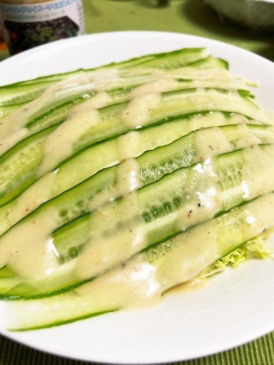 簡単きゅうりの極薄スライスグリーンサラダの写真
