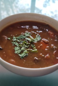 豆とたっぷり野菜のカレートマト風味スープ