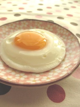 一人ご飯にノンオイル✿レンジで目玉焼き✿
