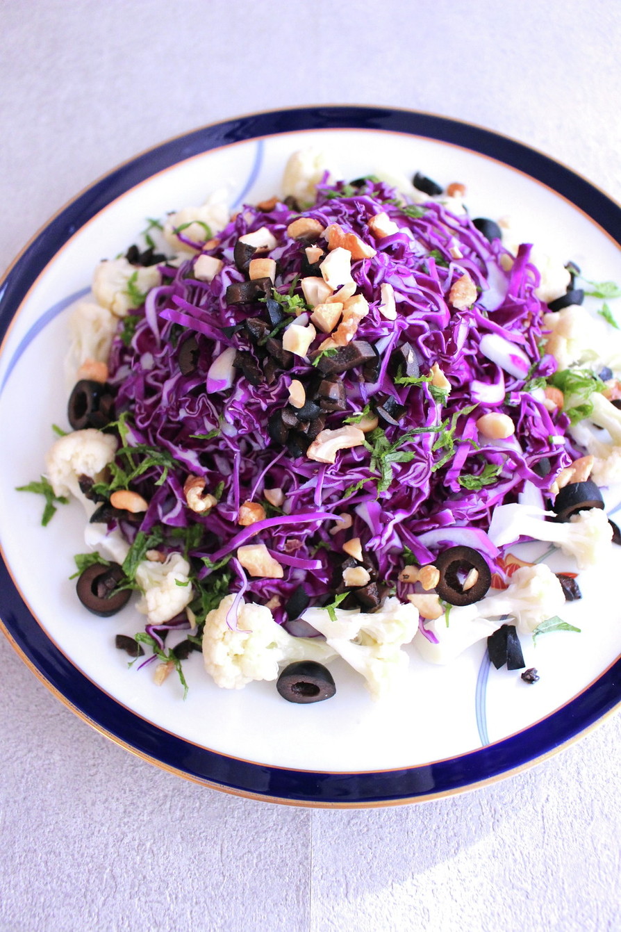 紫キャベツとカリフラワーのサラダの画像