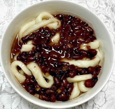 伊勢うどんDE！韓国風・小豆のカルグクスの写真
