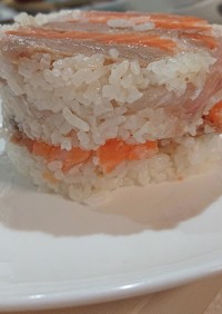 刺身の切れ端で作る 押し寿司ミニケーキ