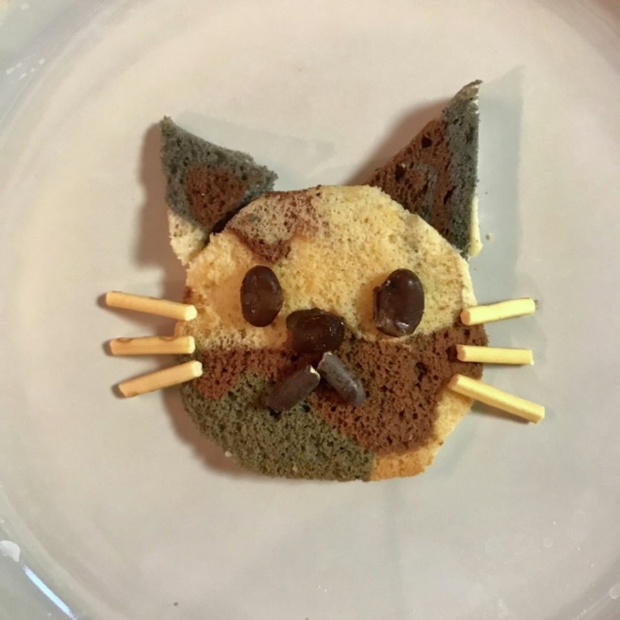 三毛猫シフォンケーキで三毛猫ちゃんの画像