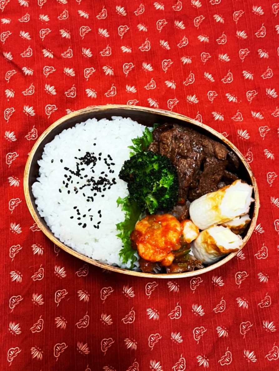 3/2 焼き肉とエビケチャップ炒め弁当の画像