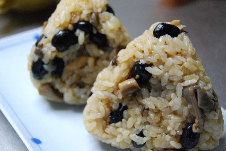 ヒラタケ 平茸 と黒豆の炊き込みご飯 レシピ 作り方 By おまめさん クックパッド 簡単おいしいみんなのレシピが356万品