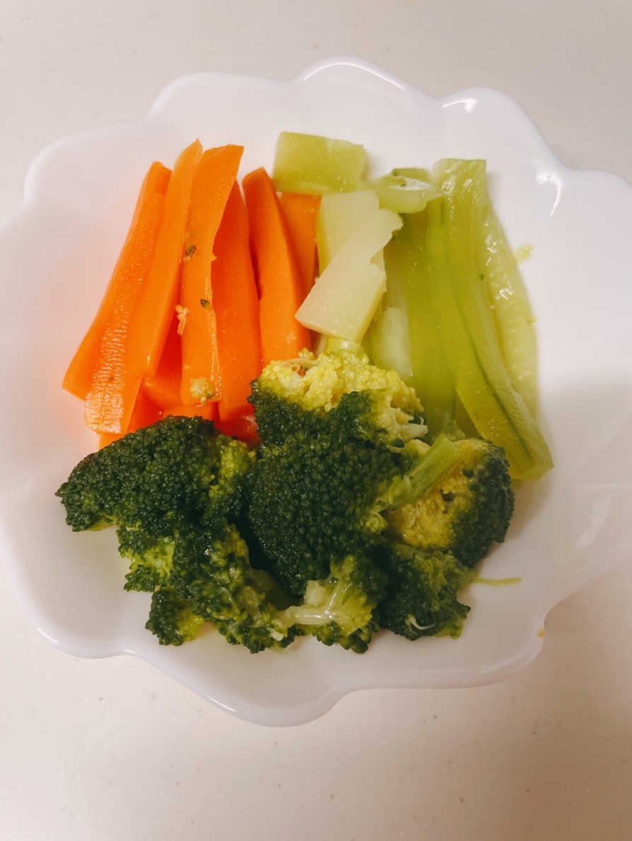 離乳食後期〜野菜スティックのコンソメ風味の画像