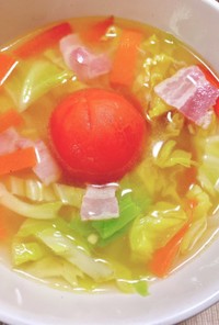 野菜たっぷりフォー　丸ごと湯むきトマト
