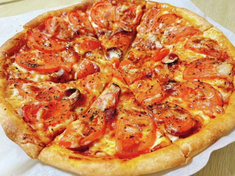 フレッシュトマトとサラミのピッツァ♪の画像