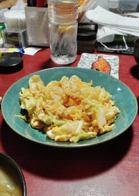 キャベツと卵のオイマヨ炒め