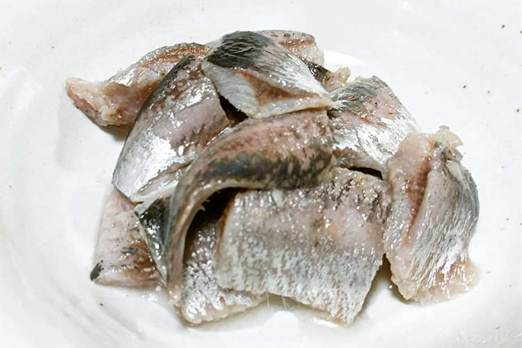 新鮮大羽いわしを刺身で楽しむ甘酢漬け レシピ 作り方 By 悠美姉 クックパッド 簡単おいしいみんなのレシピが373万品