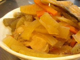 圧力鍋とうどんだしで簡単☆サバ大根