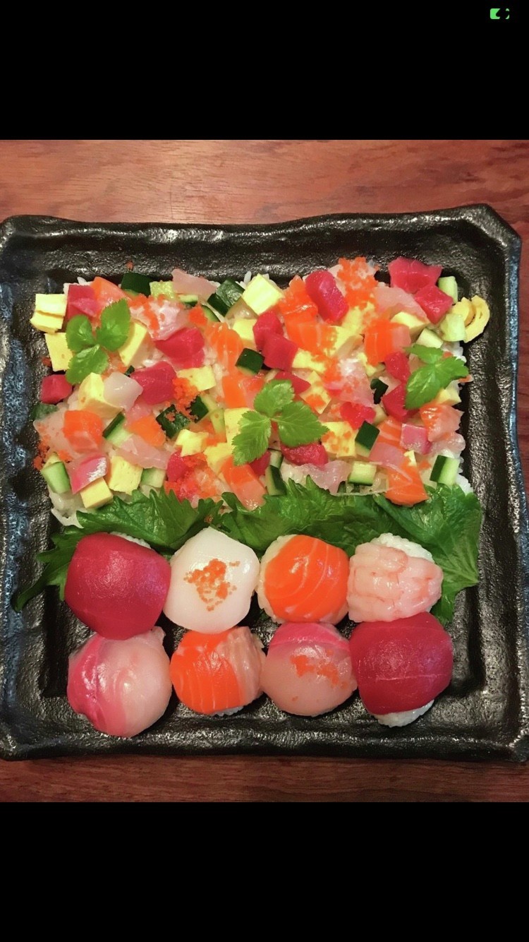 海鮮ちらし寿司＆手毬寿司セット盛り付け方の画像