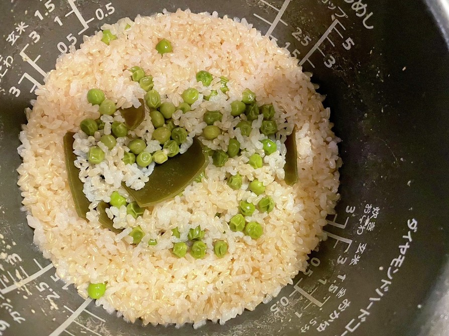 冷凍グリンピースの炊き込みご飯の画像