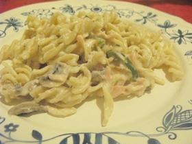 スモークサーモン入りクリームパスタ