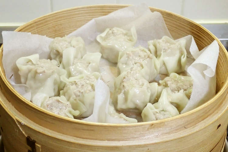 餃子の皮でエビシューマイ レシピ 作り方 By Moana39 クックパッド 簡単おいしいみんなのレシピが375万品