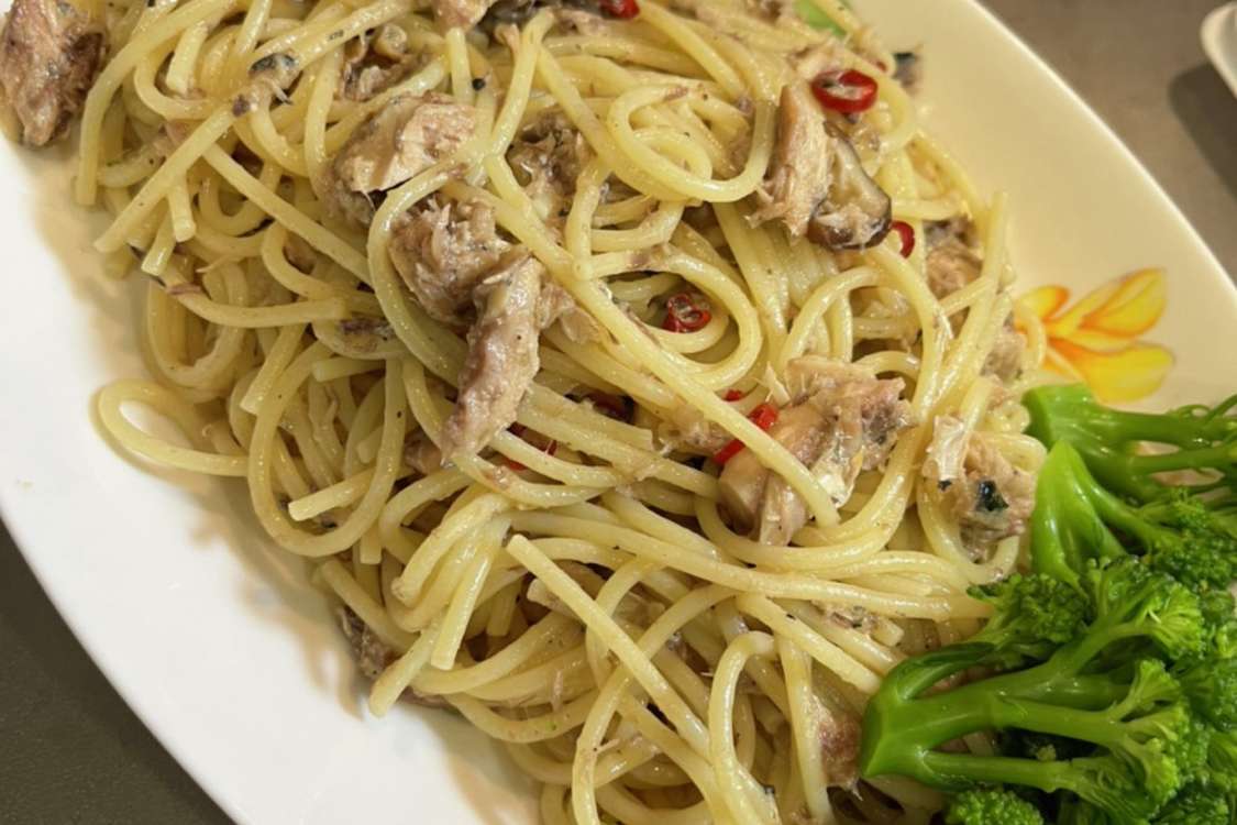 鯖缶混ぜるだけアヒージョ風パスタ レシピ 作り方 By Takakazu クックパッド 簡単おいしいみんなのレシピが379万品