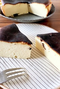 米粉の魂の自家製バスクチーズケーキ