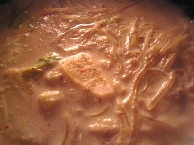 白菜と春雨のピリ辛ゴマ豆乳スープの写真