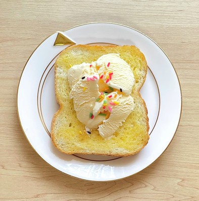アイスクリームトーストメイプル風味の写真