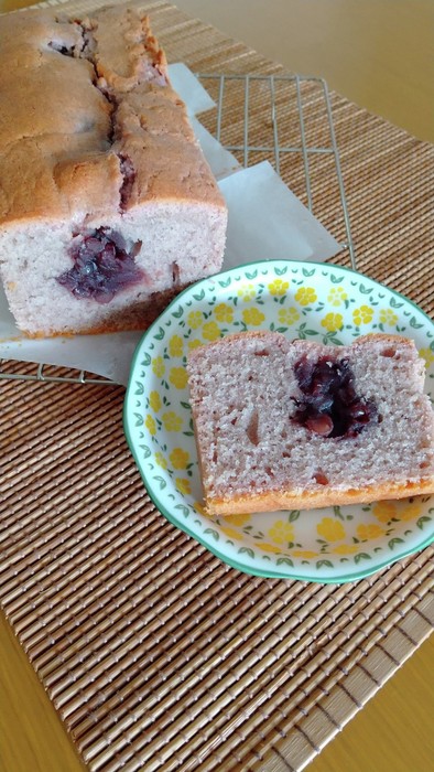 紫芋パウダー活用餡入りパウンドケーキの写真