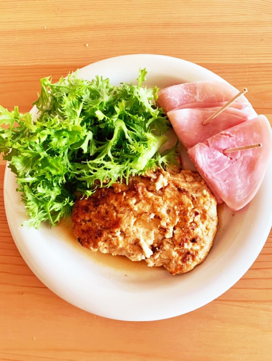 豆腐と鶏ひき肉のヘルシーハンバーグの画像