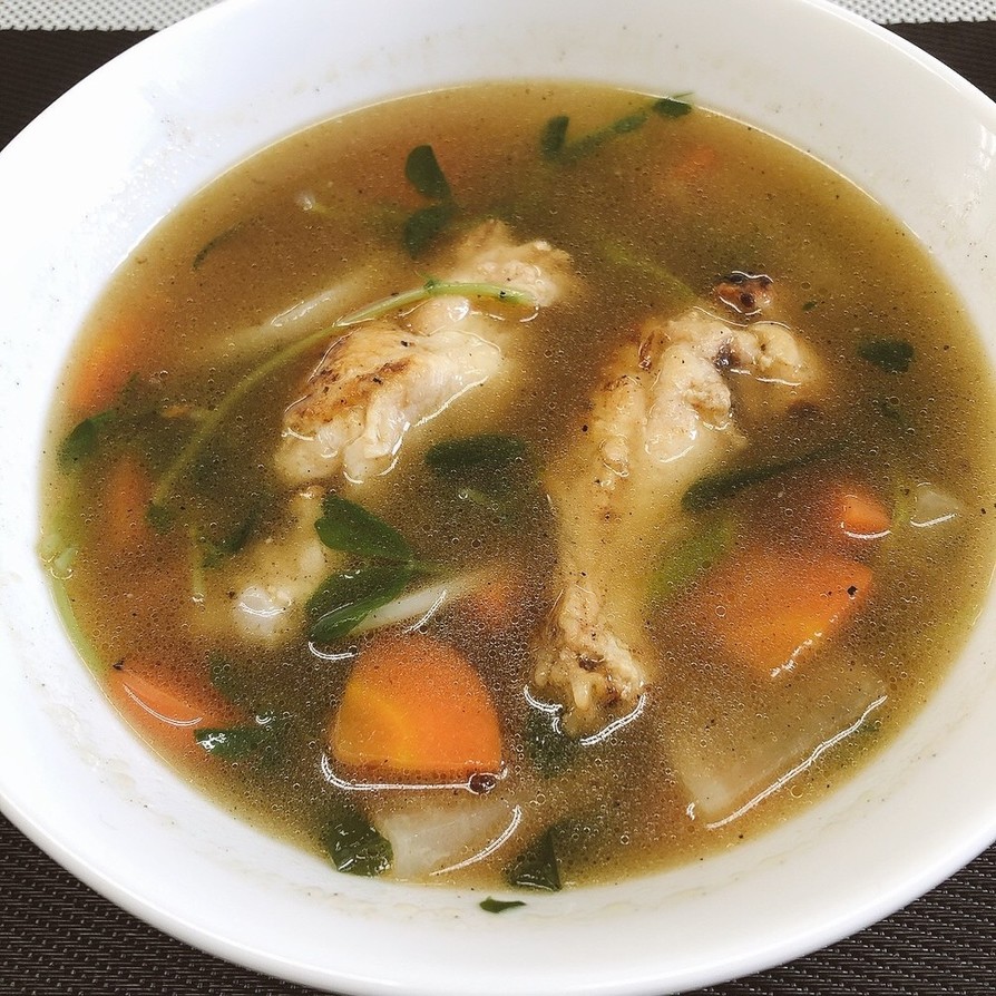 手羽先とたっぷり野菜の中華風スープの画像