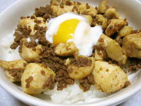 甘辛トリプル鶏丼