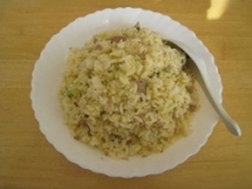 流香風山盛りチャーハン