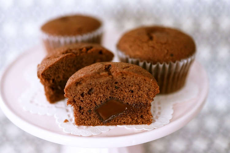 Hmで簡単チョコレート入りココアマフィン レシピ 作り方 By めろんぱんママ クックパッド 簡単おいしいみんなのレシピが370万品