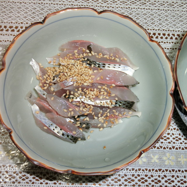 コノシロの刺身 レシピ 作り方 By 哲学する猫 クックパッド 簡単おいしいみんなのレシピが371万品