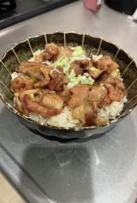 豚肉丼(しぐれ煮風)