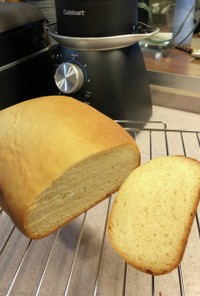 HB アーモンド風味の玄米粉入り食パン