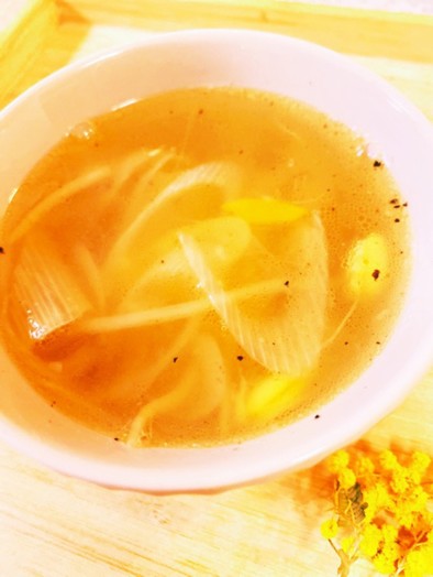 コンナムルスープ（豆もやしのスープ）の写真
